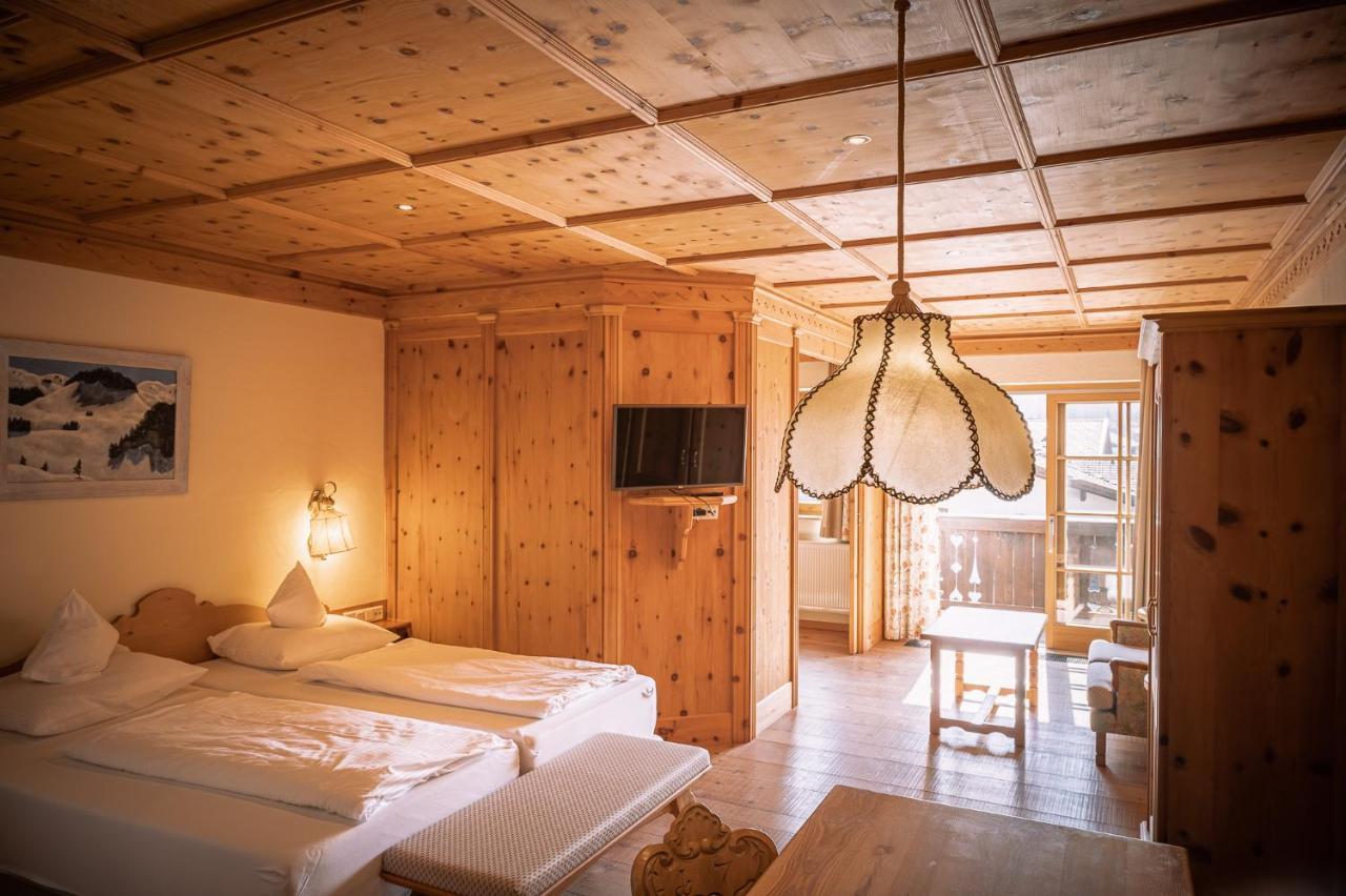Hotel Tirolerhof - Familotel Zugspitze Ehrwald Esterno foto