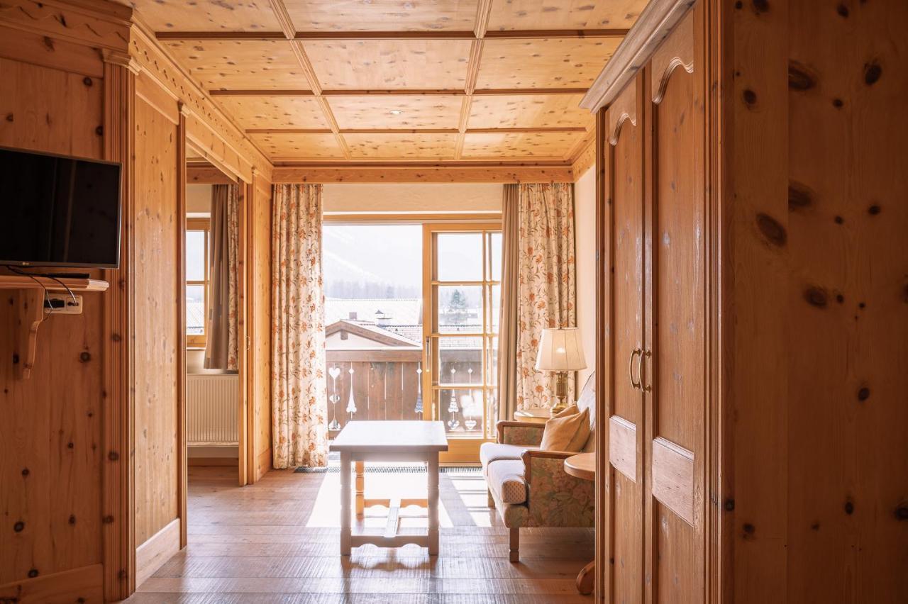 Hotel Tirolerhof - Familotel Zugspitze Ehrwald Esterno foto